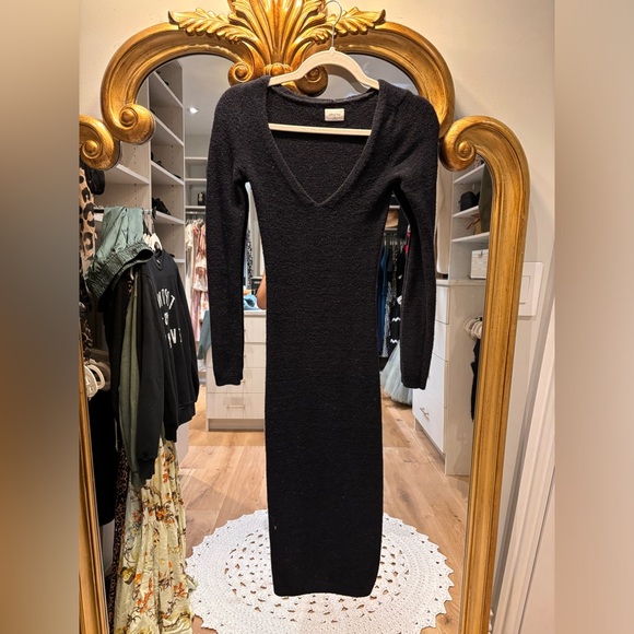 Wilfred Black V Neck Sweater Dress - Picture 5 of 6